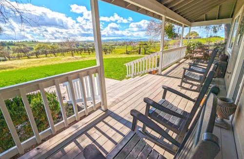 Paso Robles Villa | The Vineyard Farmhouse Villa