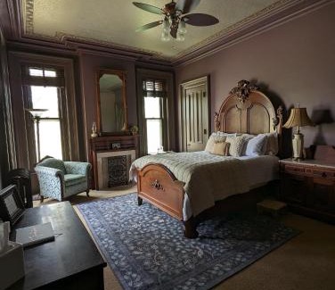 Downtown Toledo Bed & Breakfast | The Vistula Rose B & B