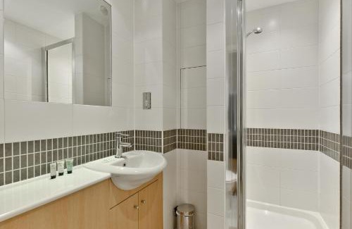 Central Milton Keynes Apartment | The Vizion serviced apartments from Pincott Properties - free parking, private balcony, and WiFi