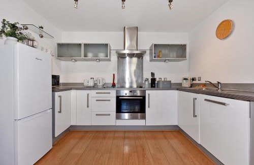 Central Milton Keynes Apartment | The Vizion serviced apartments from Pincott Properties - free parking, private balcony, and WiFi