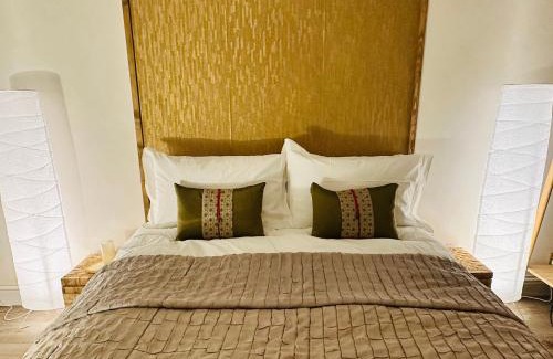 Churt House | The Wabi Sabi Sanctuary Japanese Themed Home With Hot Tub Between Farnham And Hindhead