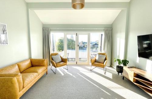 Waimate Hotel | The Waimate Lodges