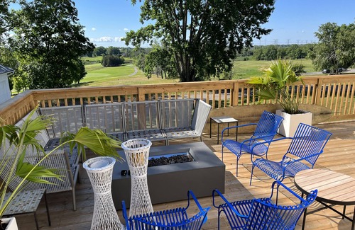 Corbyville House | The Wallace House | 20 Person Luxury Accommodations | Black Bear Ridge Resort
