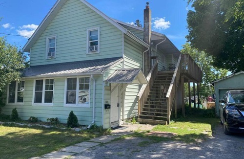 Napanee Apartment | The Water street Inn UPSTAIRS apartment