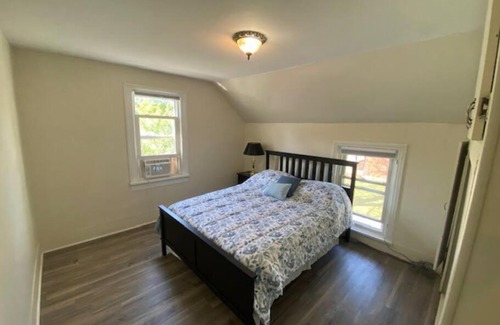 Napanee Apartment | The Water street Inn UPSTAIRS apartment
