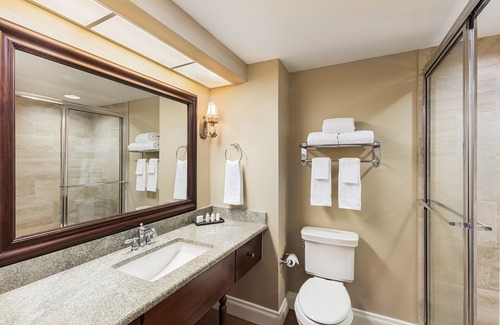 Lake Sumter Landing Hotel | The Waterfront Inn