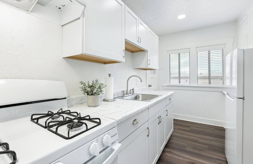 Visalia House | The Watson House near Kaweah Health Hospital