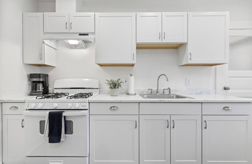 Visalia House | The Watson House near Kaweah Health Hospital