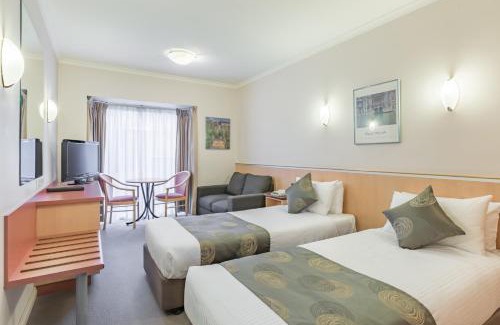 Glen Waverley Hotel | The Waverley International Hotel