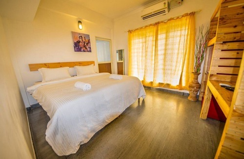 Fort Kochi Hotel | The WAVES by the Beach Inn