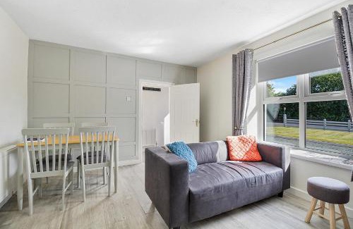Muff House | The Wee House