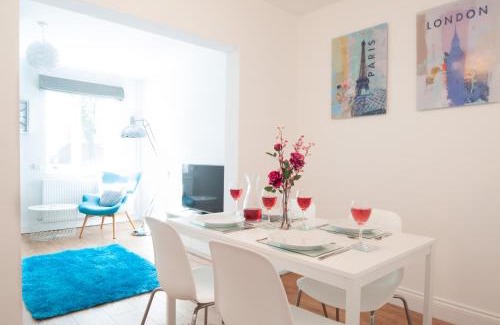 Burton on Trent House | The Wellington - Ideal for Professionals