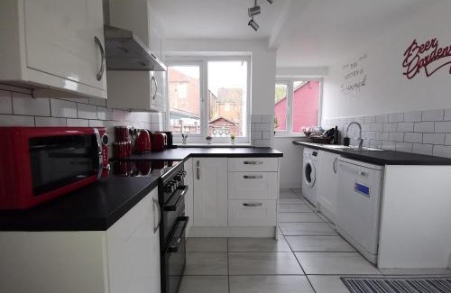 Burton on Trent House | The Wellington - Ideal for Professionals