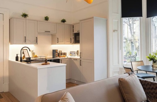 North West Apartment | The West End Retreat - 5* Apartment