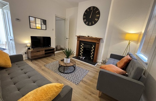 Leicester House | The West End Townhouse - FREE Parking/Fast WiFi