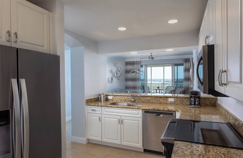 Pelican Hotel | The Westin Cape Coral Resort At Marina Village