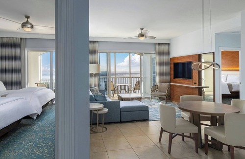 Pelican Hotel | The Westin Cape Coral Resort At Marina Village