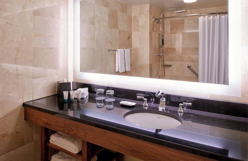 Whittaker Hotel | The Westin Detroit Metropolitan Airport