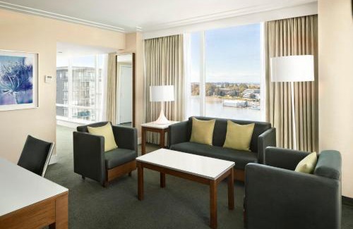 Richmond City Centre Hotel | The Westin Wall Centre, Vancouver Airport