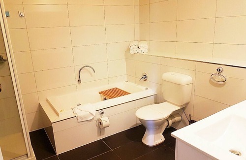 Wynyard Hotel | The Wharf Hotel Wynyard