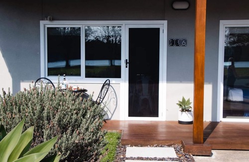 Lakes Entrance Apartment | The Wheelhouse - 2br Waterfront Apartment in Town.