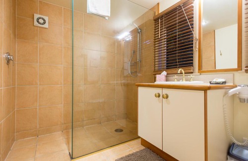 Britannia Heights House | The Wheelhouse Inn