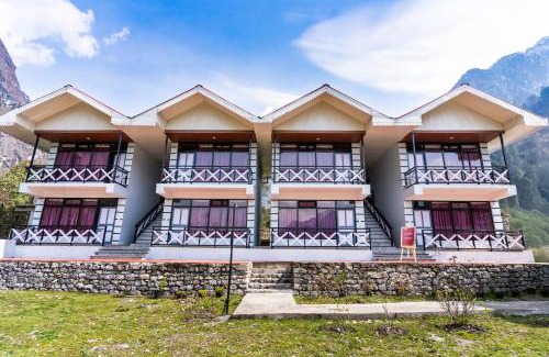 Mangan Hotel | The Whispering Pines by Trekocity