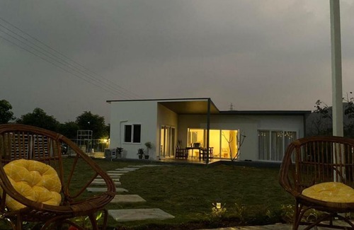 Jadhavwadi Villa | The White Haven - A countryside hideaway near Pune