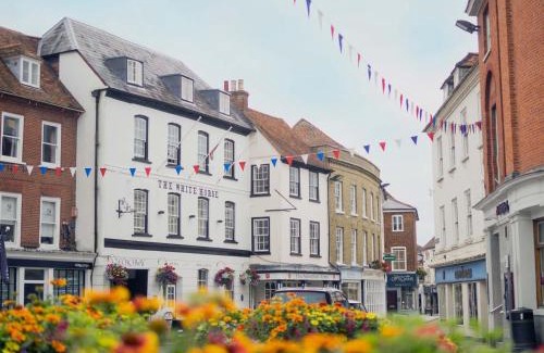 Romsey Hotel | The White Horse Hotel, Romsey, Hampshire - The Coaching Inn Group