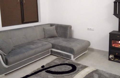 Popovo Apartment | The White house ( apartment) Modern and private