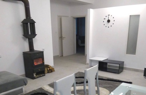 Popovo Apartment | The White house ( apartment) Modern and private