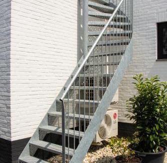 Tholen Apartment | The White House Apartment
