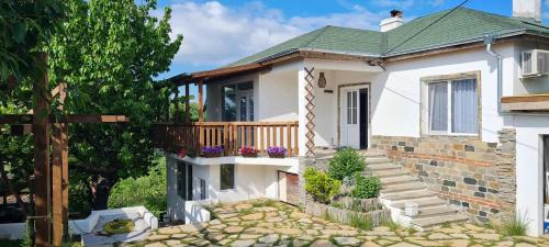 Ivaylovgrad Villa | the white house