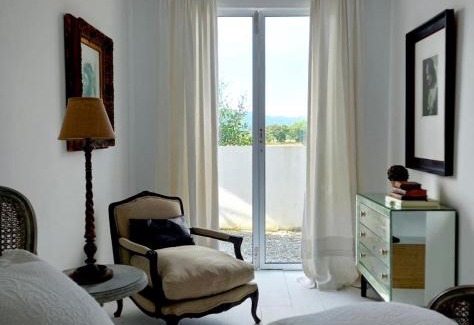 Bukit Temin House | The White House Homestay