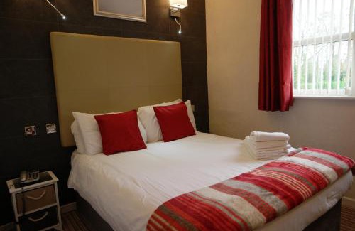 Muxton Hotel | The White House Hotel