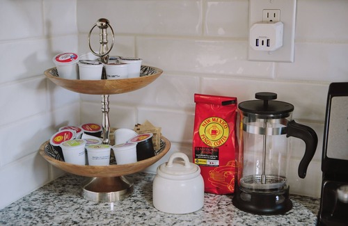 Northeast Heights House | The White House, Unique ABQ Stay in Central Location near Uptown