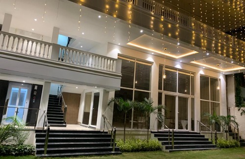 Gaya Hotel | The White Lotus- Banquet & Hotel