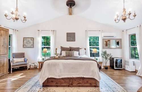 Smithville Other | The White Oak Cabin | Adults-Only Mountain Retreat