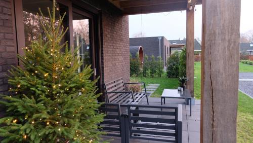 Voorthuizen House | The White Oak - Luxe 4 persoons bungalow met prive sauna