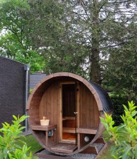 Voorthuizen House | The White Oak - Luxe 4 persoons bungalow met prive sauna