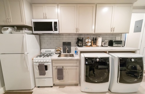 Fremont Apartment | The White Rose Annex
