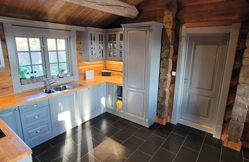Trysil Cabin | The Whole Beautiful Cabin With Jacuzzi – A Luxurious Getaway in Solberglia