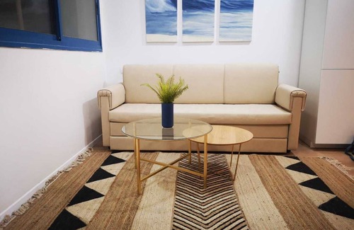 Ashkelon Apartment | “The Wind of the Waves” - a luxury seaside vacation, The building has a year-round indoor pool, gym, sauna and jacuzzi (in winter). The beach is 1 minute walk away, and the marina recreation complex is also next to the apartment.