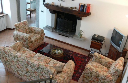 Solto Collina House | The wing of an old convent from the 1500s above Lake Iseo