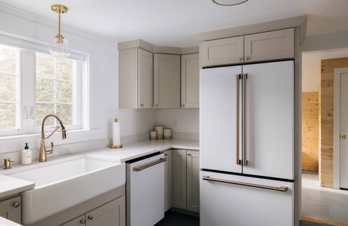 Manchester Center House | The Winterberry Farmhouse: in-town modern retreat
