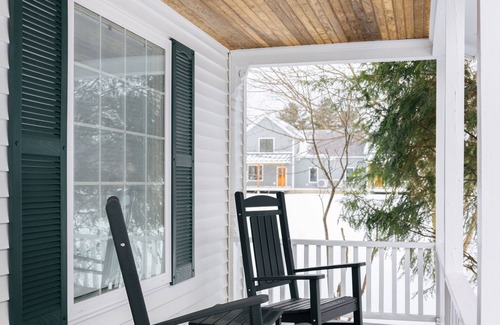 Manchester Center House | The Winterberry Farmhouse: in-town modern retreat