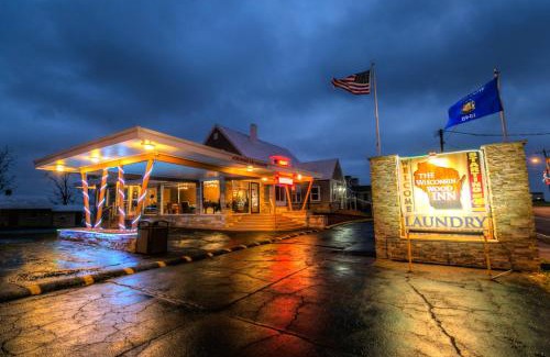 Dickeyville Hotel | The Wisconsin Wood Inn