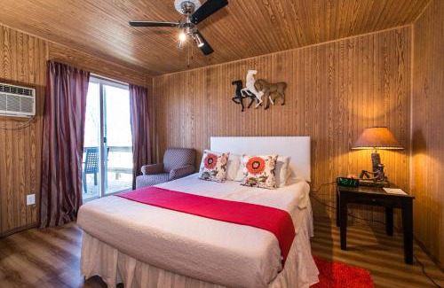 Dickeyville Hotel | The Wisconsin Wood Inn