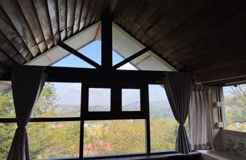 Bandarawela Ski Chalet | The Wood Top