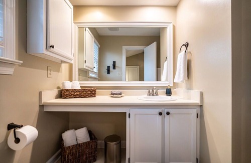 Woodcroft Condo | The Woodcroft Retreat minutes from I-40, Duke & UNC